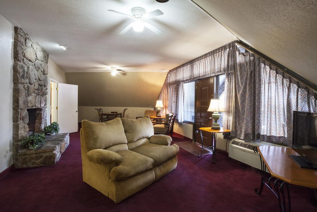 Four Seasons Motor Lodge ガトリンバーグ 部屋 写真