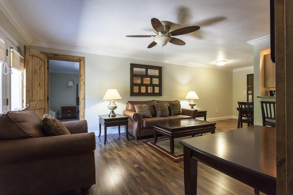 Four Seasons Motor Lodge ガトリンバーグ 部屋 写真