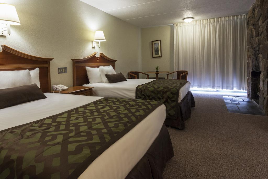 Four Seasons Motor Lodge ガトリンバーグ エクステリア 写真