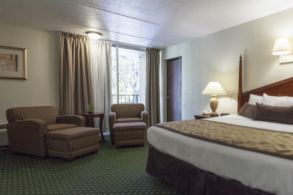 Four Seasons Motor Lodge ガトリンバーグ エクステリア 写真